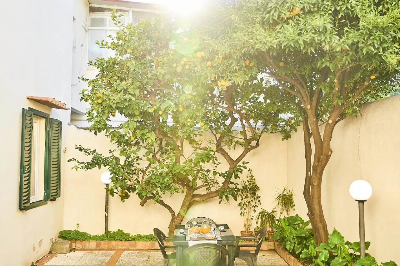 ✦ Garden House In Centro - Free Parking ✦ Apartment Livorno